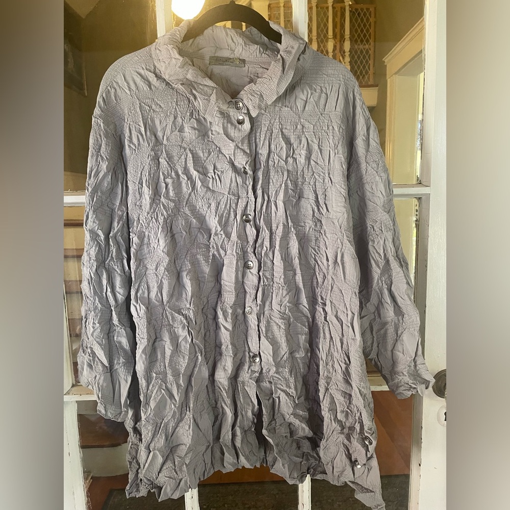 Chalet Crinkled Button-Up Shirt in Soft Gray